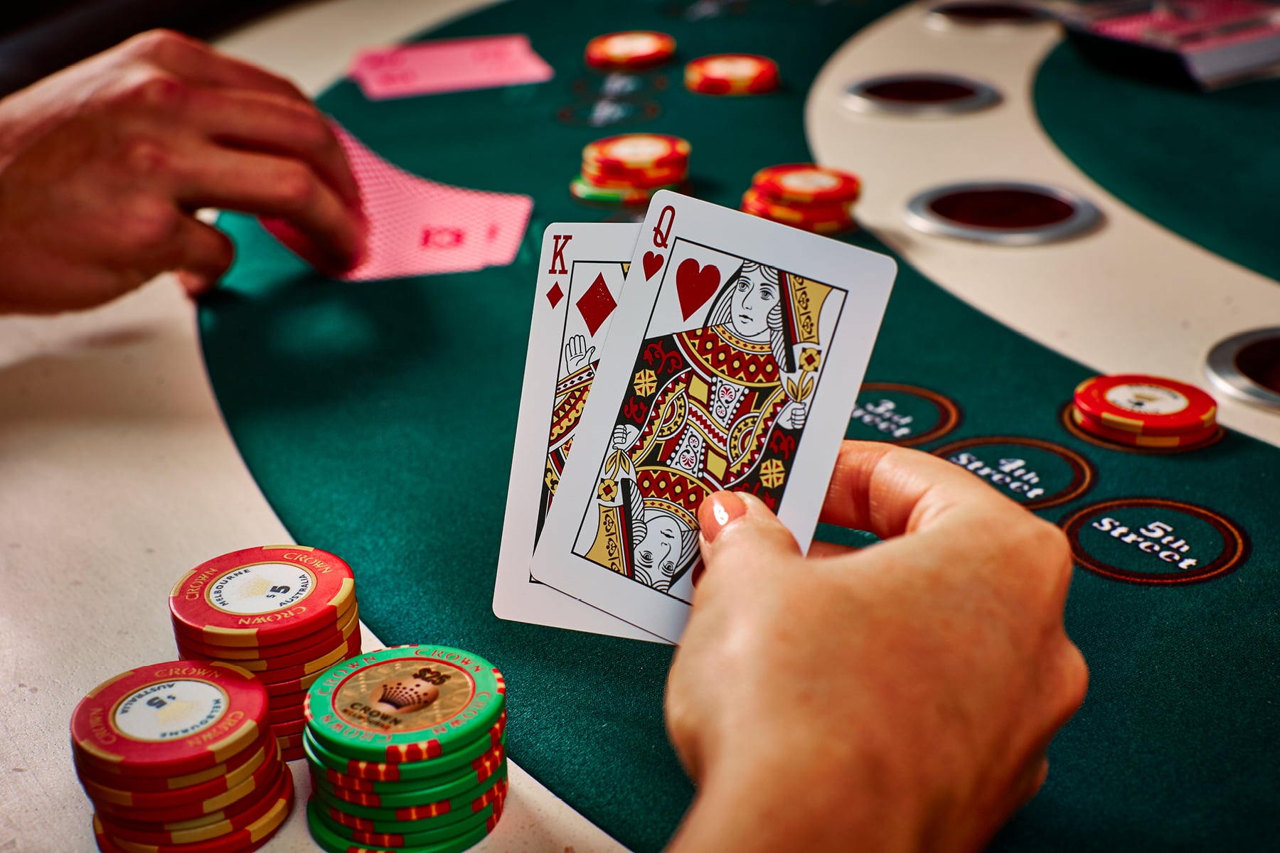 Trong một ván bài baccarat online sẽ có các bước chơi cơ bản nào?